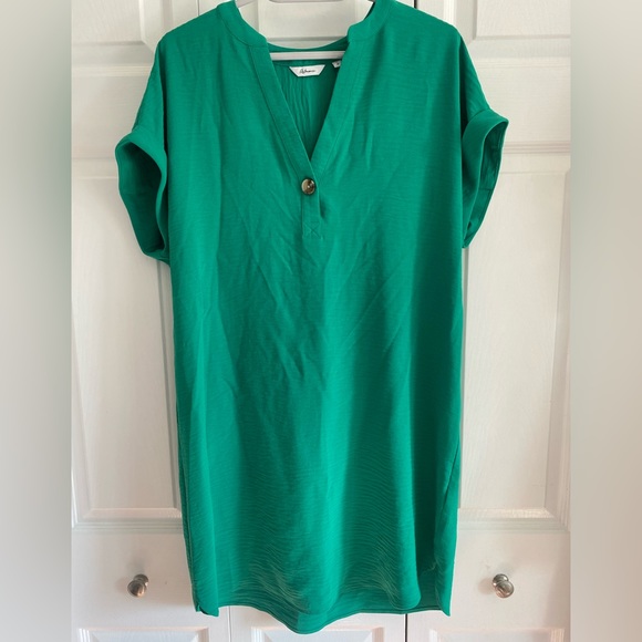 Reitmans Short-Sleeve Loose Dress w/ Split Neckline NWT - Picture 1 of 6